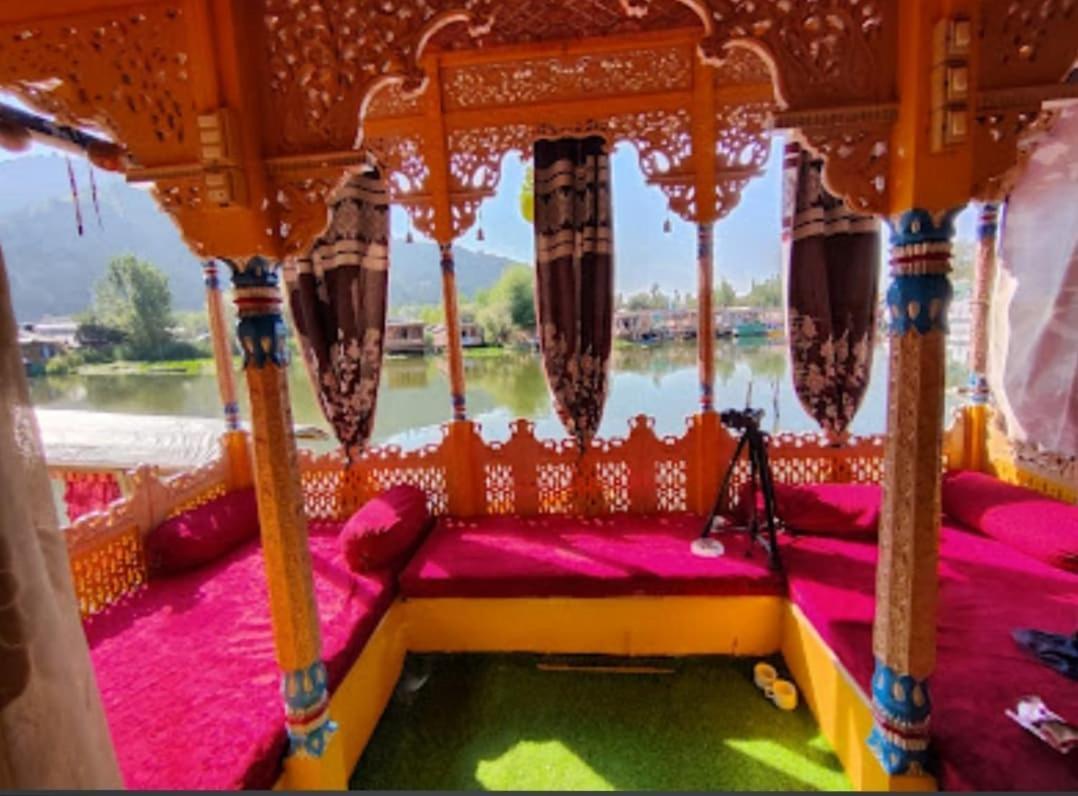 Hotel Houseboat Moon Of Kashmir Srīnagar Exterior foto